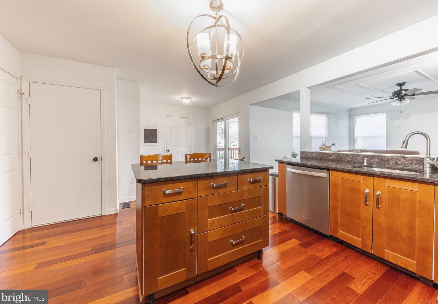 18 Bromley Ct, Waterford Township NJ  08004-2490 exterior