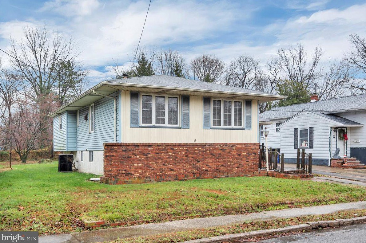 42 Cornell Ave, Gloucester, NJ 08030