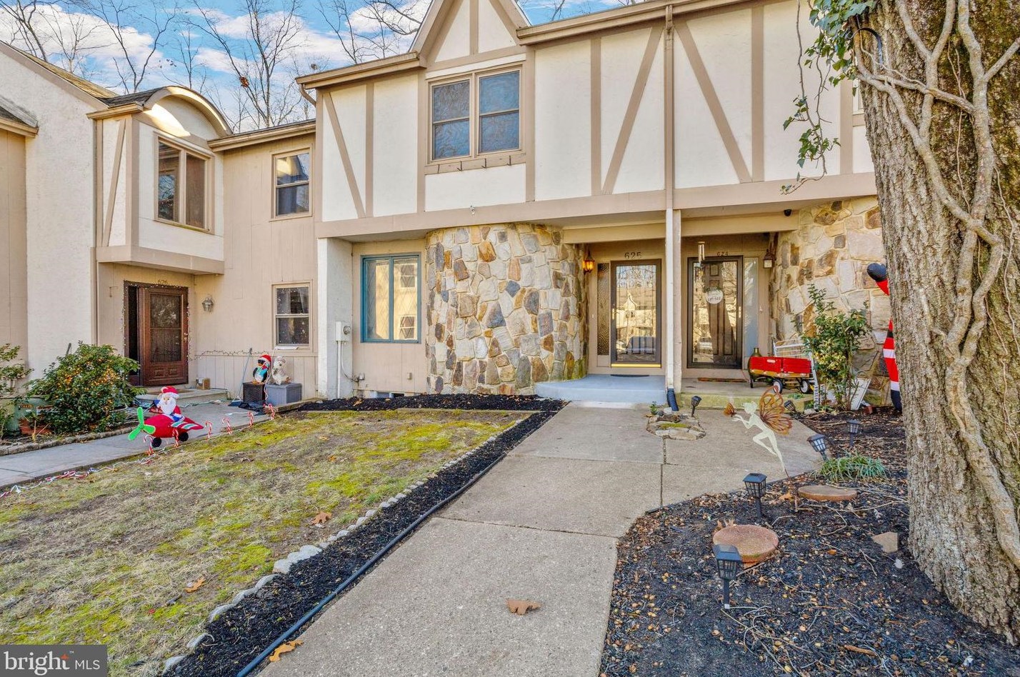 625 Jaeger Ct, Erial, NJ 08081