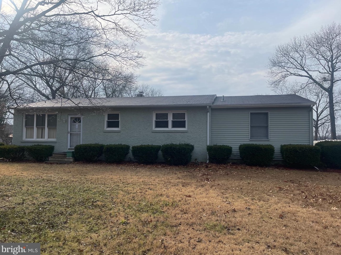201 S 3rd St, Waterford, NJ 08089