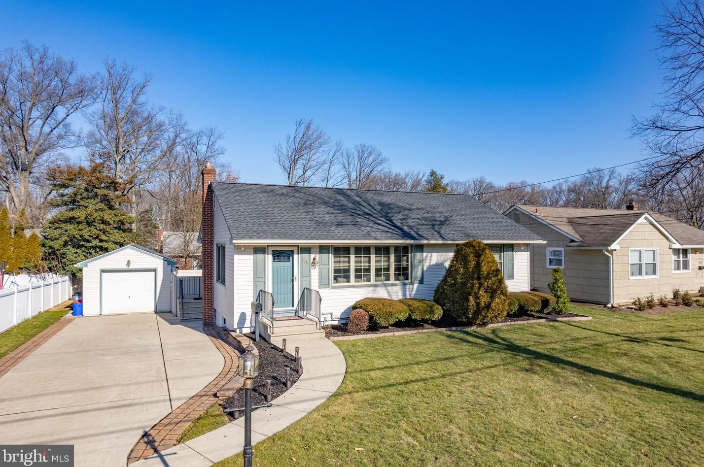 407 Hillside Ln, Tavistock, NJ 08033
