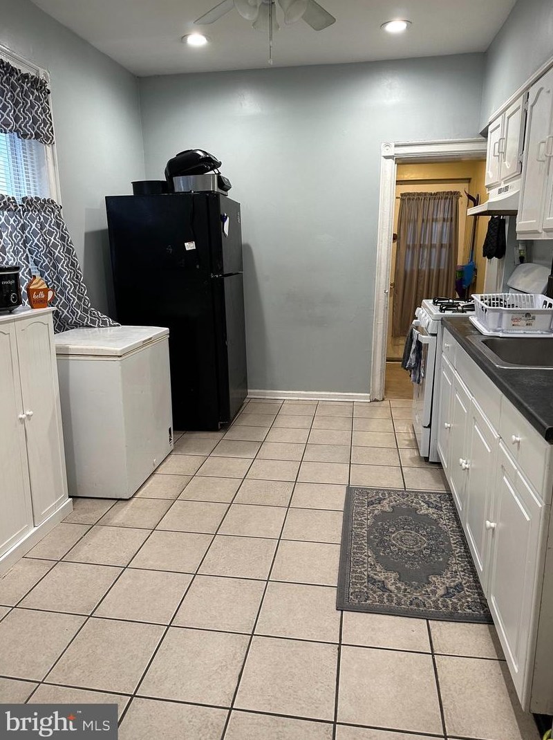 628 Market St, Gloucester, NJ 08030