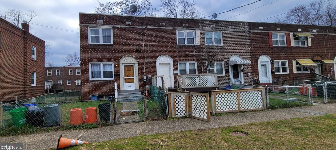 1032 Collings Rd, Camden NJ  08104-3004 exterior