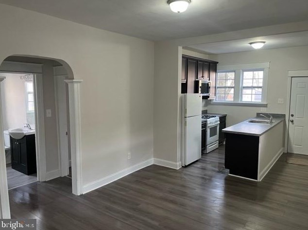 47 N White Horse Pike, Camden, NJ 08106