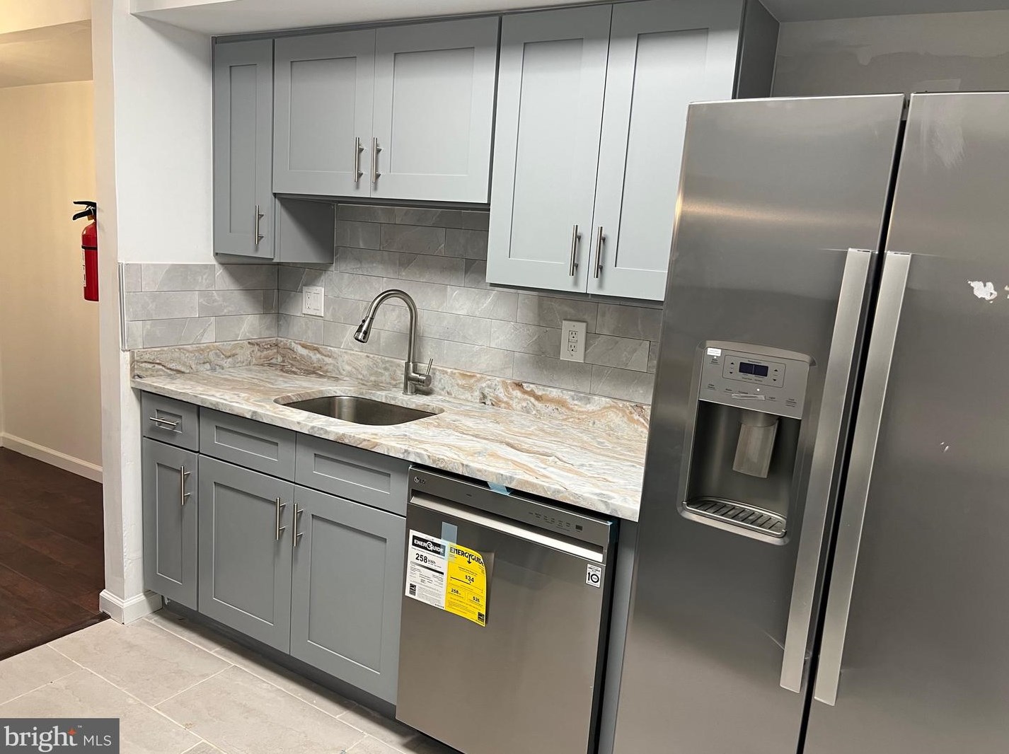 1 Locust Ct, Erial, NJ 08081
