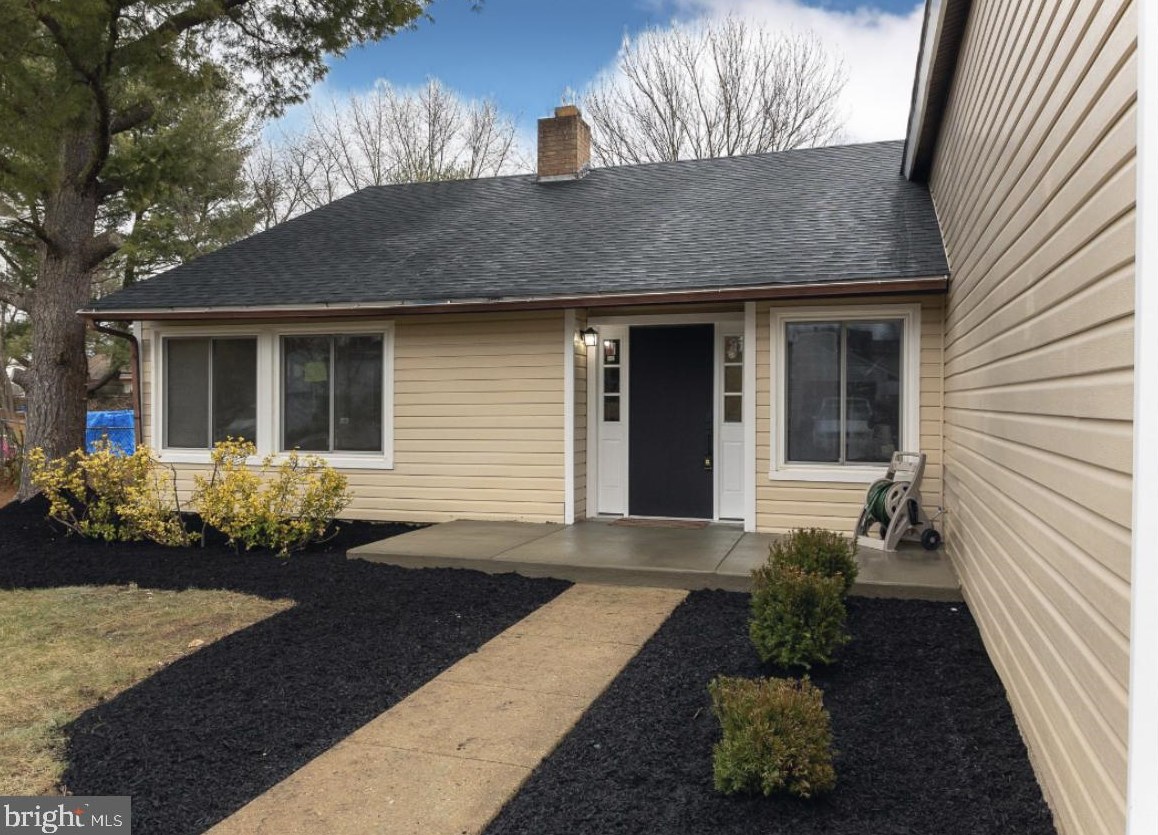 9 Parkhill Ln, Erial, NJ 08081