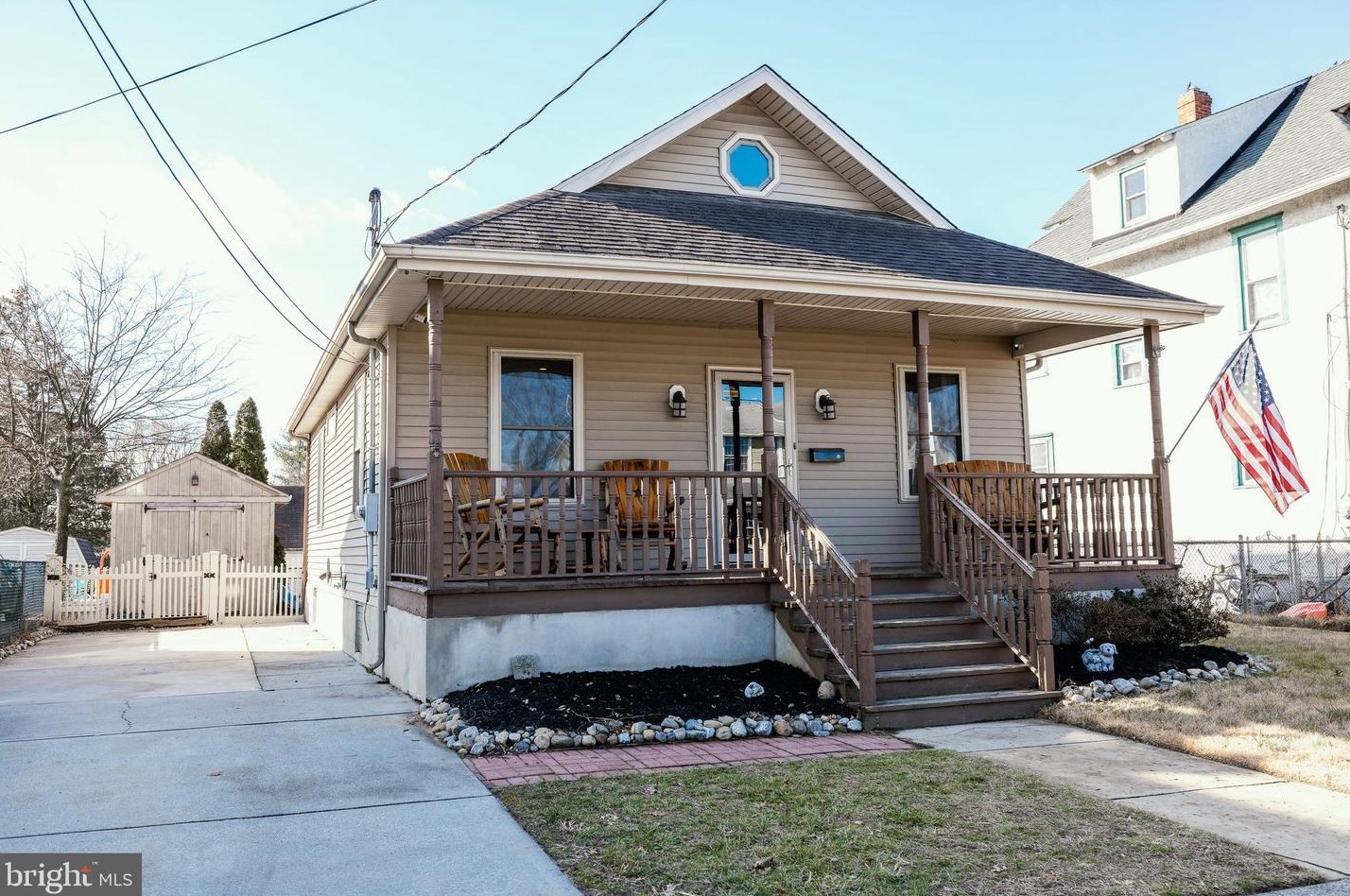 20 E Thompson Ave, Gloucester, NJ 08030