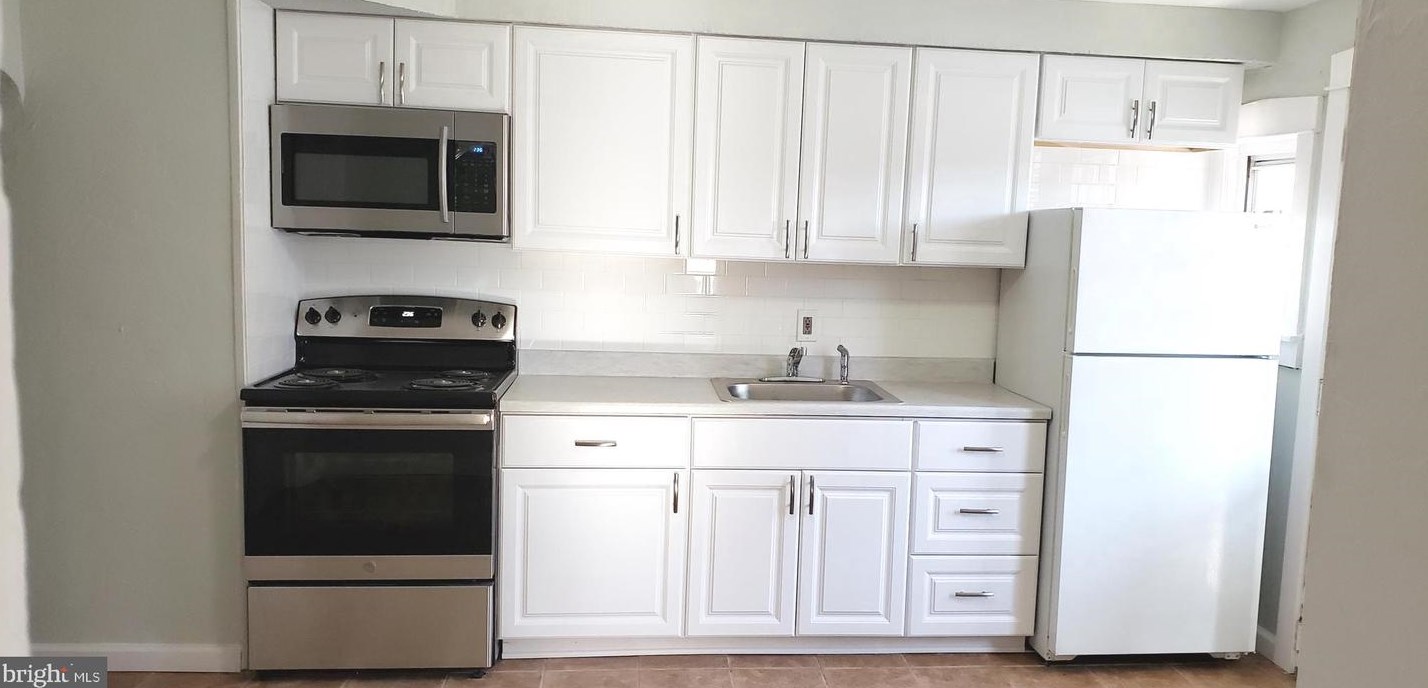 239 S White Horse Pike #a, Camden, NJ 08106