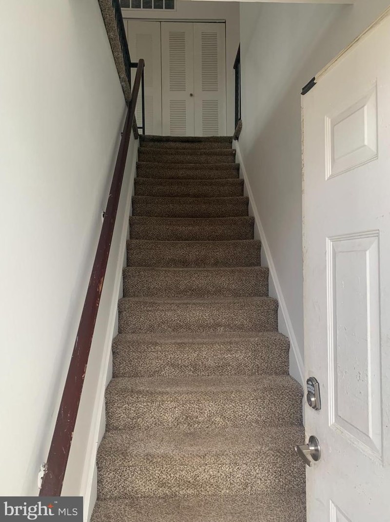1 Harrington Ln, Erial, NJ 08081