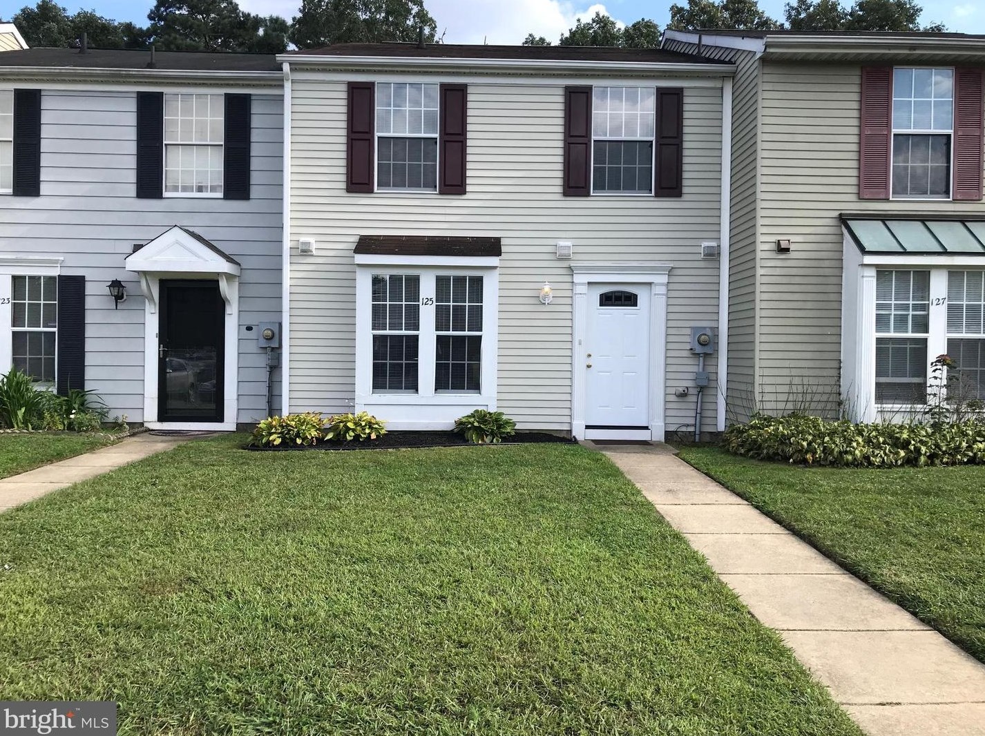 125 Villa Knoll Ct, Erial, NJ 08081