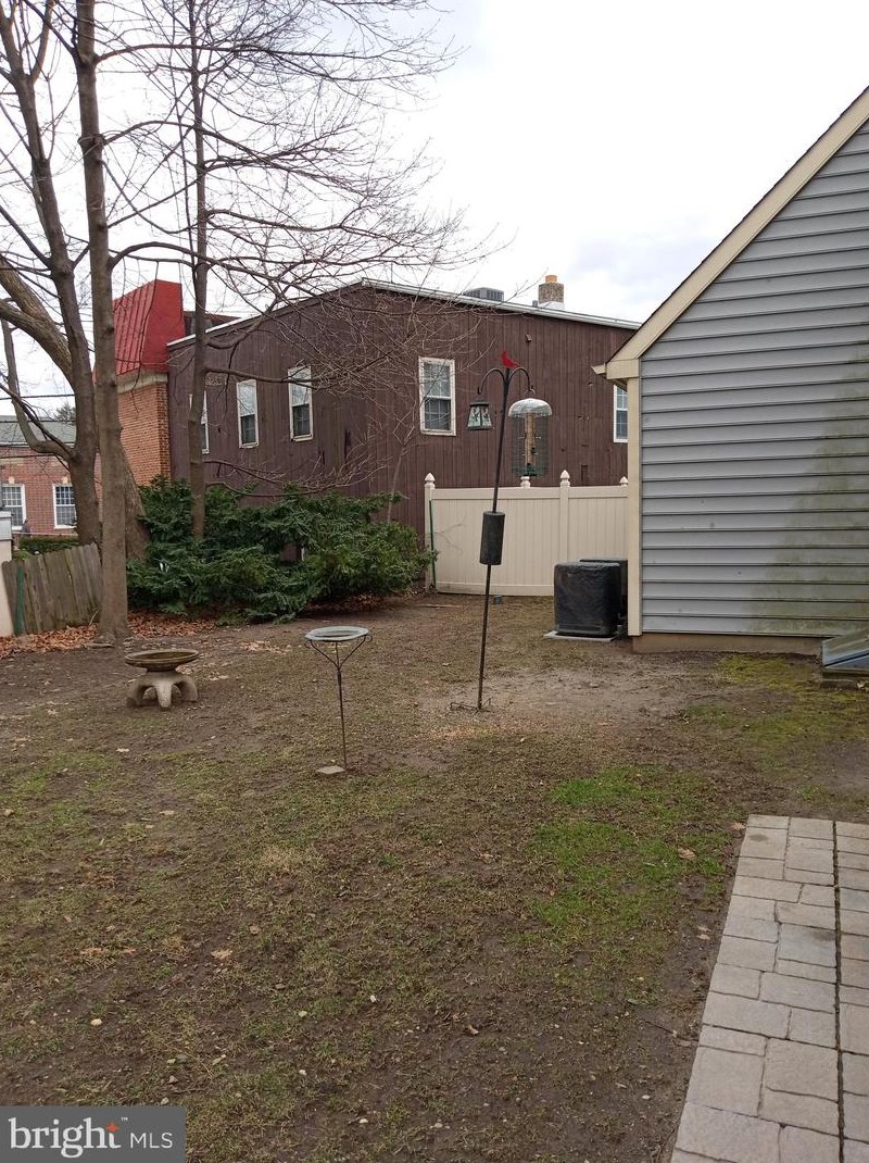 31 Ellis St, Tavistock, NJ 08033