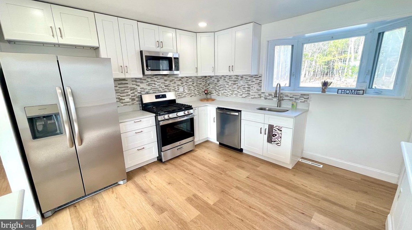 118 Country Club Rd, Pine Hill, NJ 08021