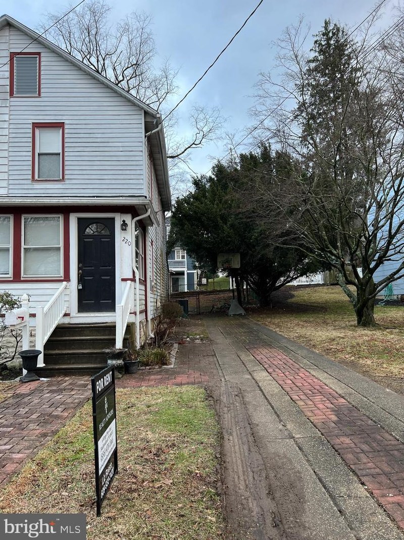 220 Lakeview Ave, Tavistock, NJ 08033