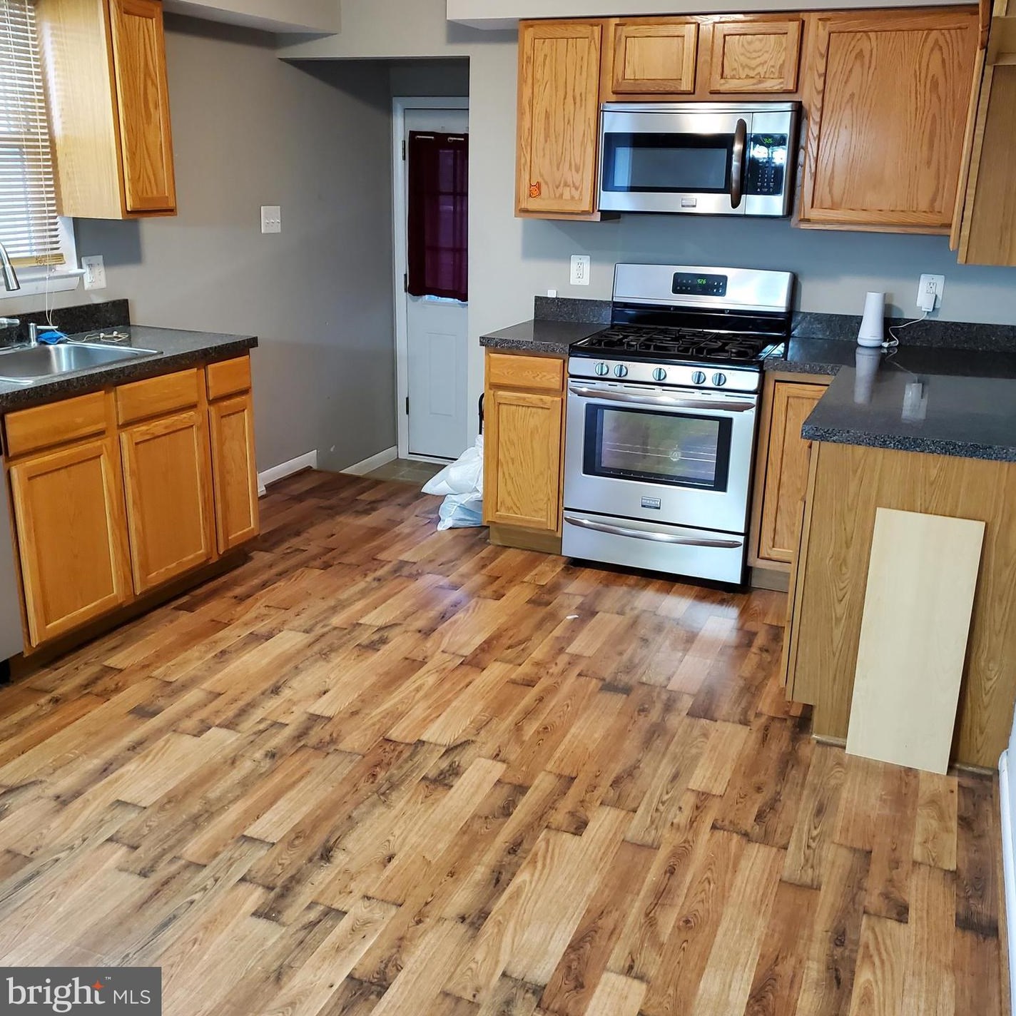 208 Bittlewood Ave, Berlin Boro, NJ 08009