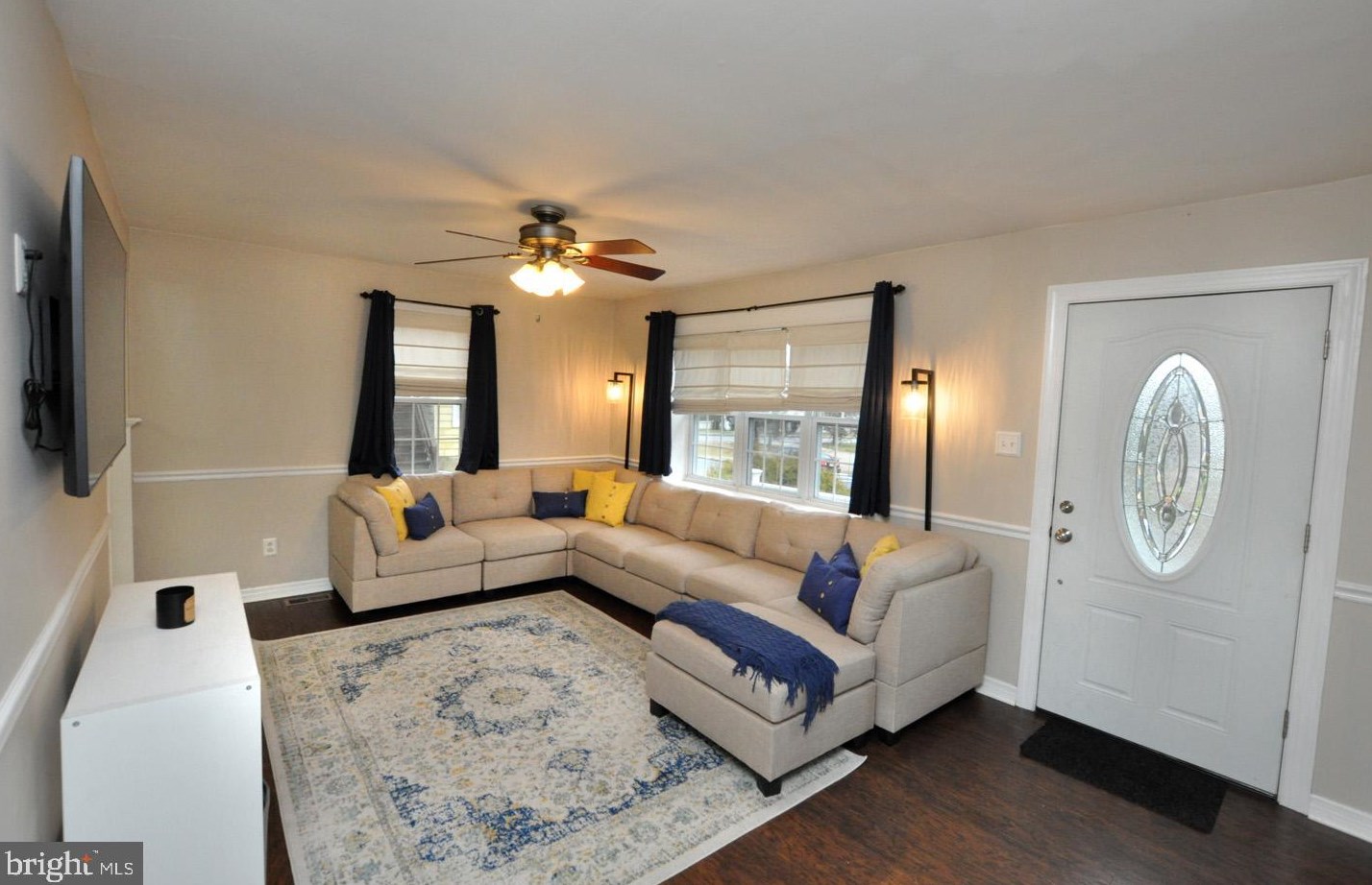 10 Cedar Ave, Barrington, NJ 08007
