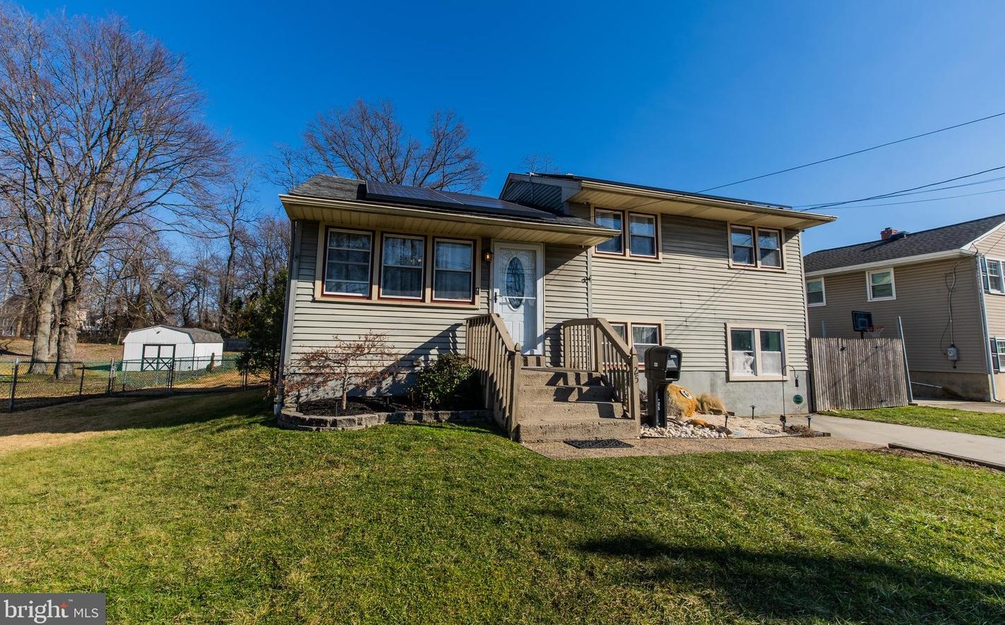 25 Goldy Dr, Gloucester, NJ 08030