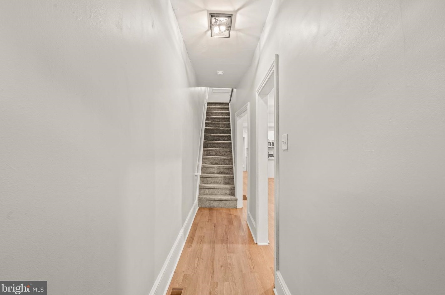 313 Market St, Gloucester, NJ 08030