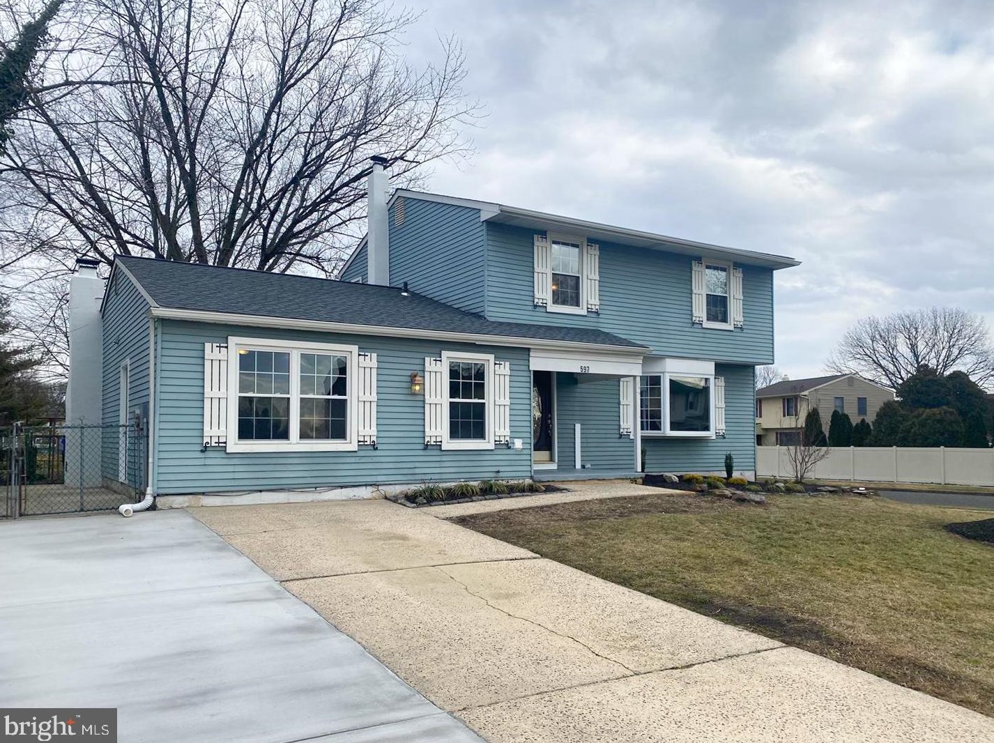 597 Sherrington Ln, Runnemede, NJ 08078