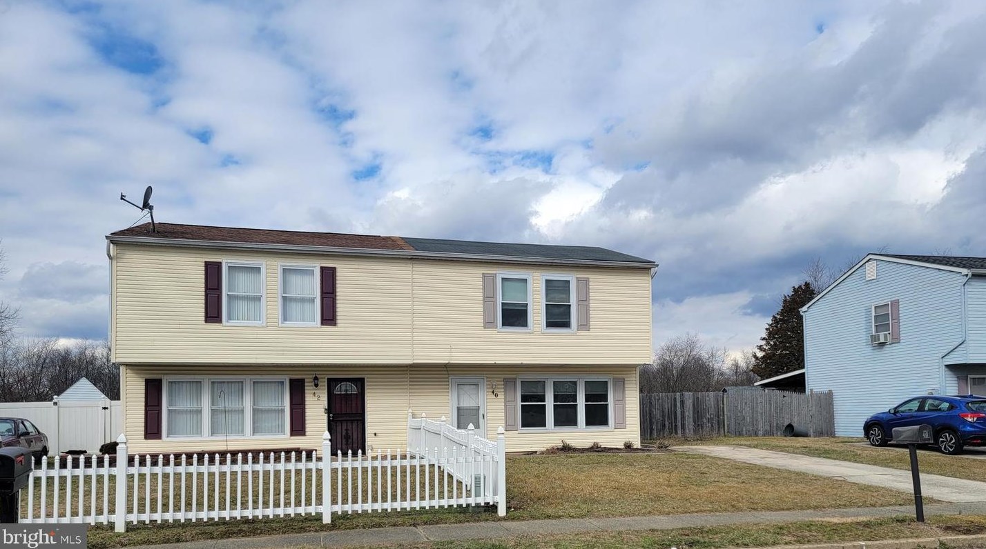 40 Farmhouse Rd, Erial, NJ 08081