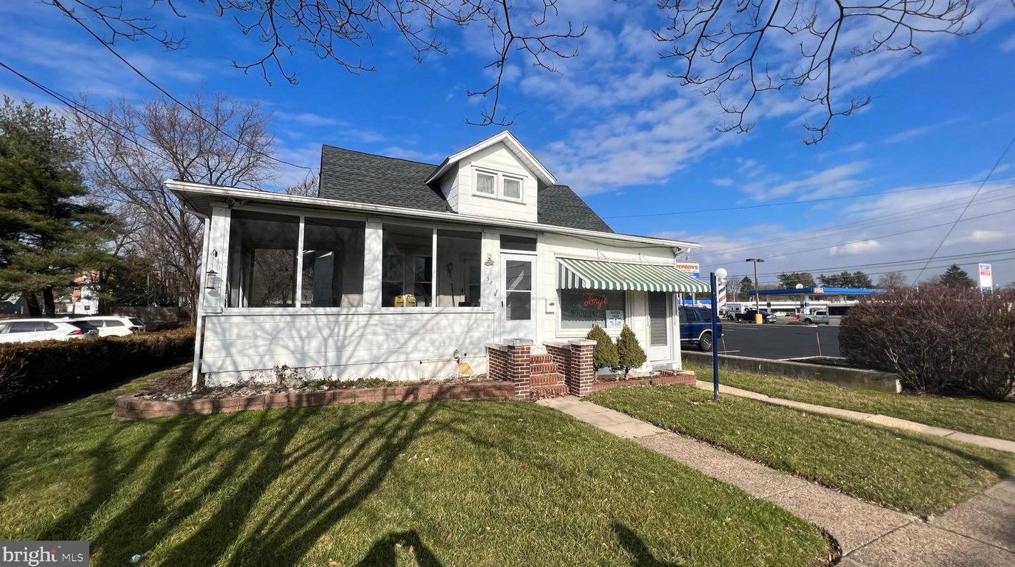 321 Union Ave, Stratford, NJ 08084