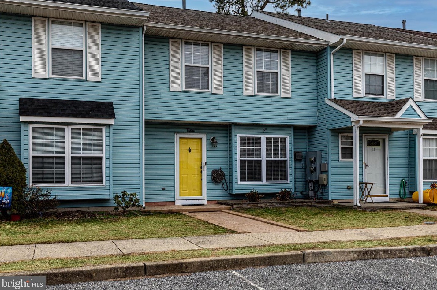 13 Ford Ln, Berlin Boro, NJ 08009