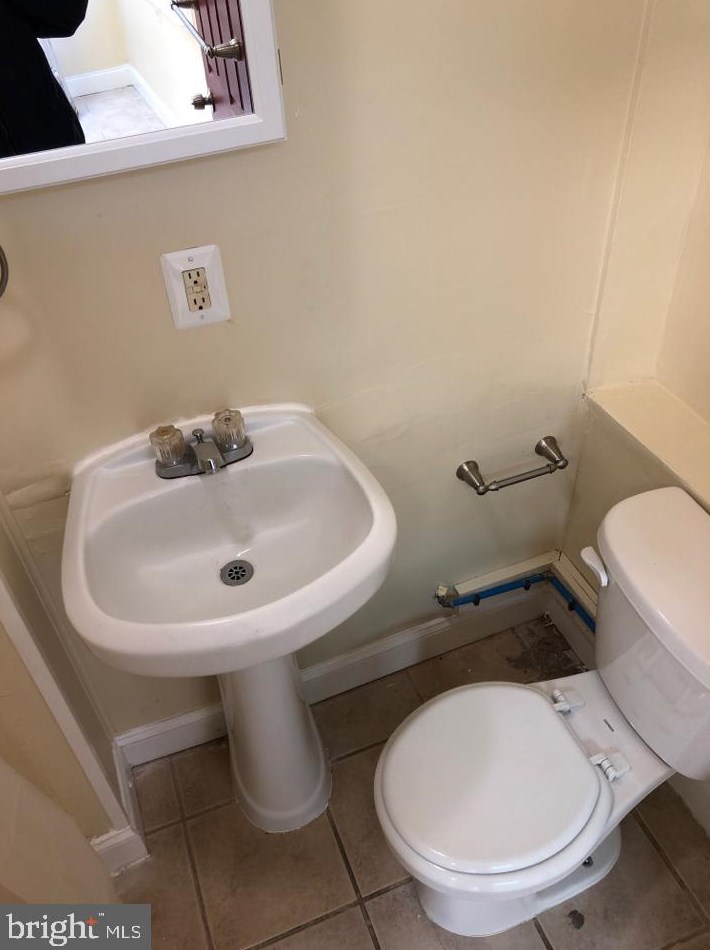 611 N 2nd St #1, Camden, NJ 08102