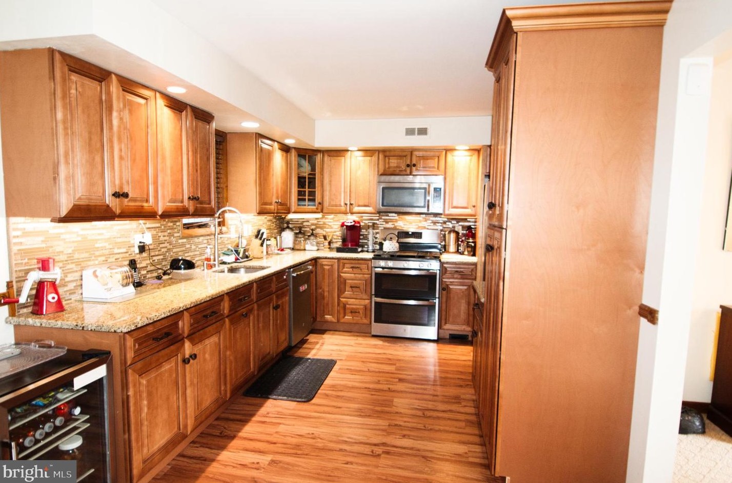 523 Sunflower Ave, Berlin Boro, NJ 08009