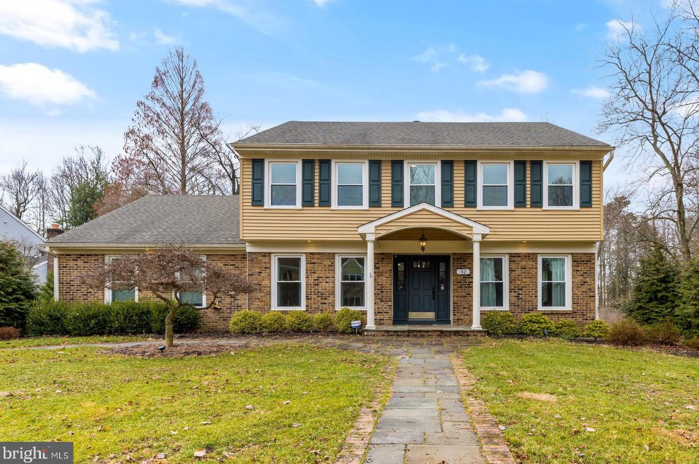 42 Oak Ridge Dr, Franklin Township, NJ 08043