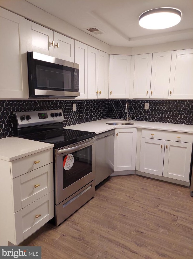 6 Madeley Ct, Erial, NJ 08081