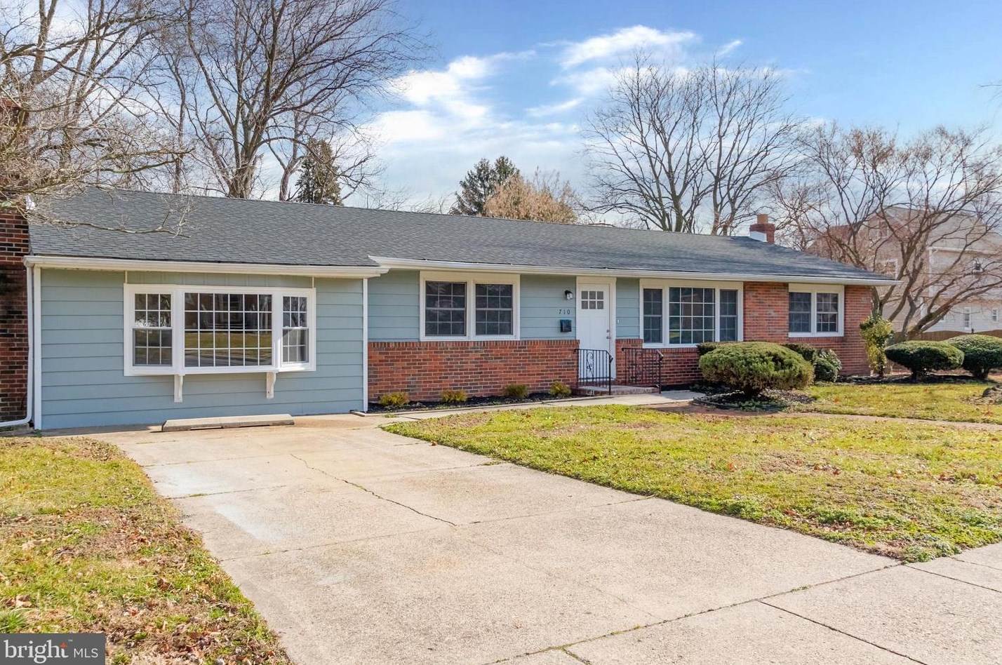 710 Wilson St, Glendora, NJ 08029-1558