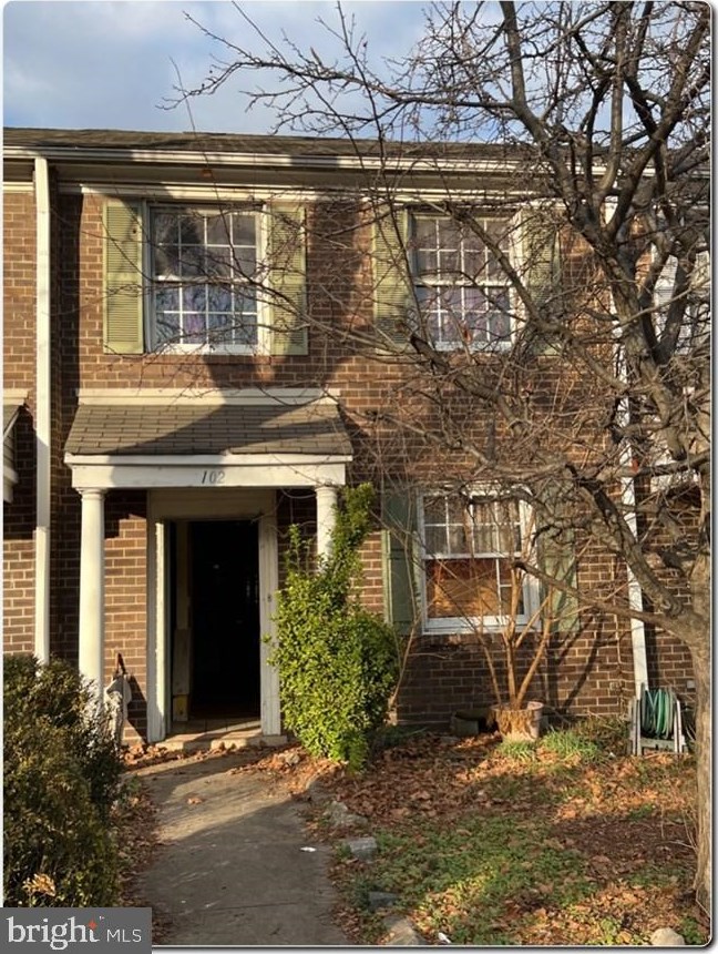 102 Washington Ct, Camden, NJ 08103