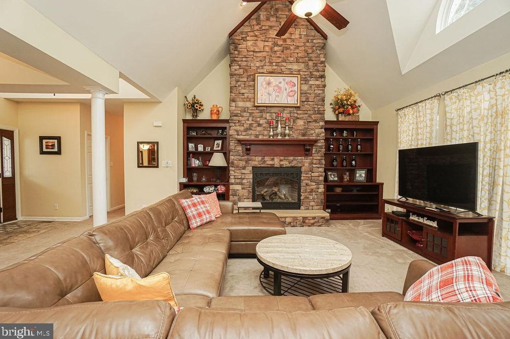 464 Waterfords Edge Ct, Waterford Township, NJ 08004-2274