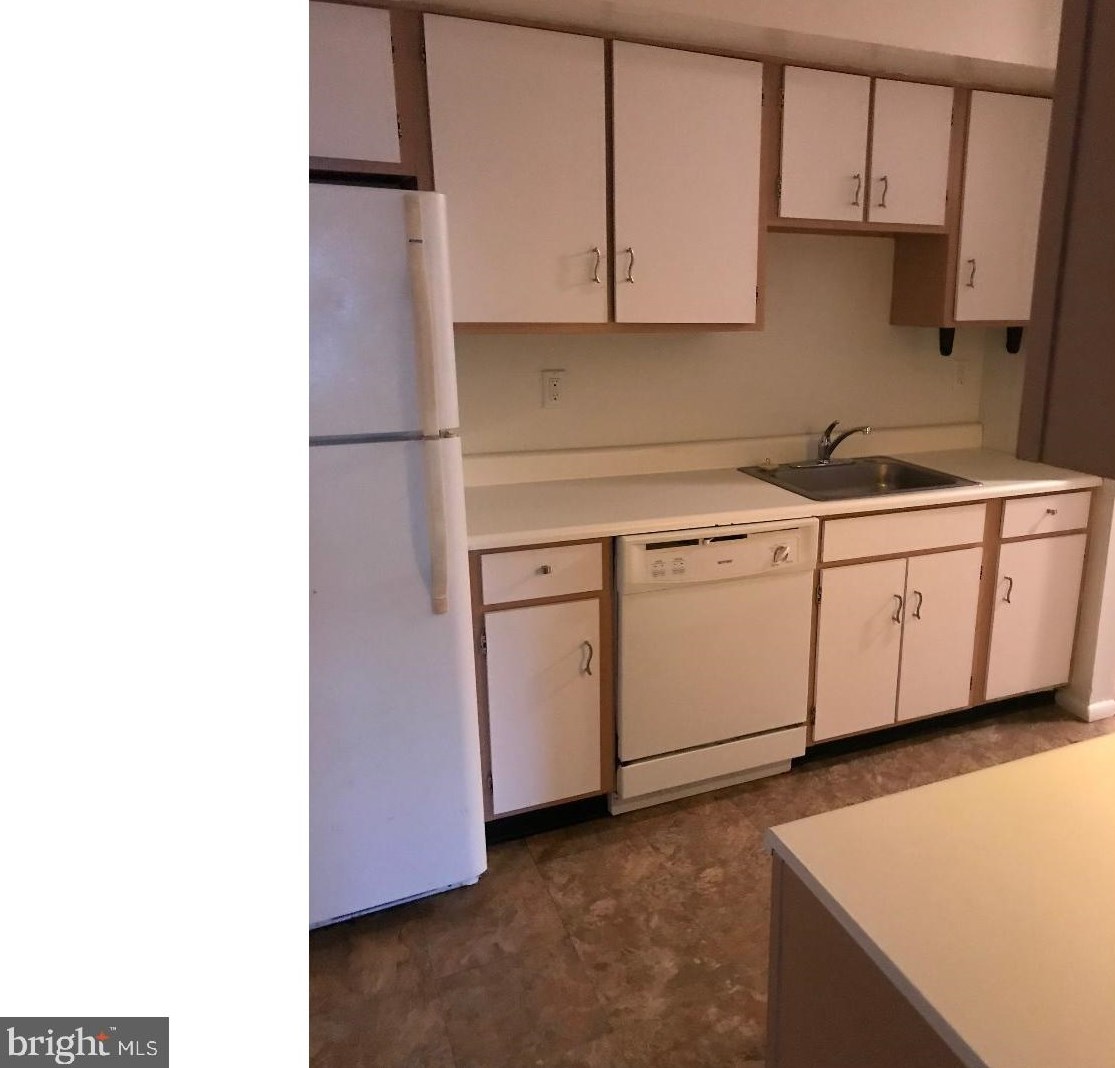 15 Lennox Ct, Erial, NJ 08081-1924