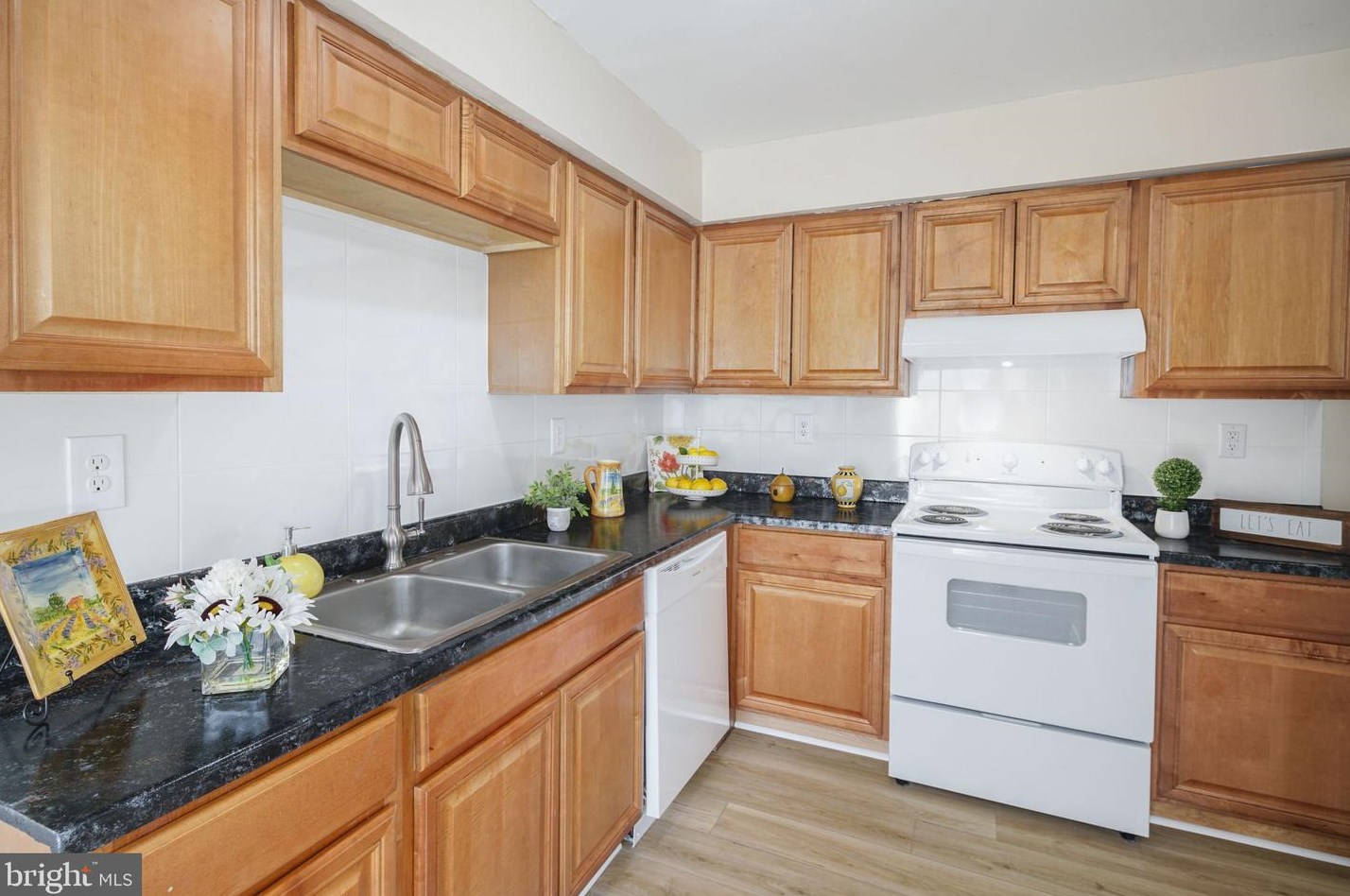 102 Presidential Dr, Erial, NJ 08081
