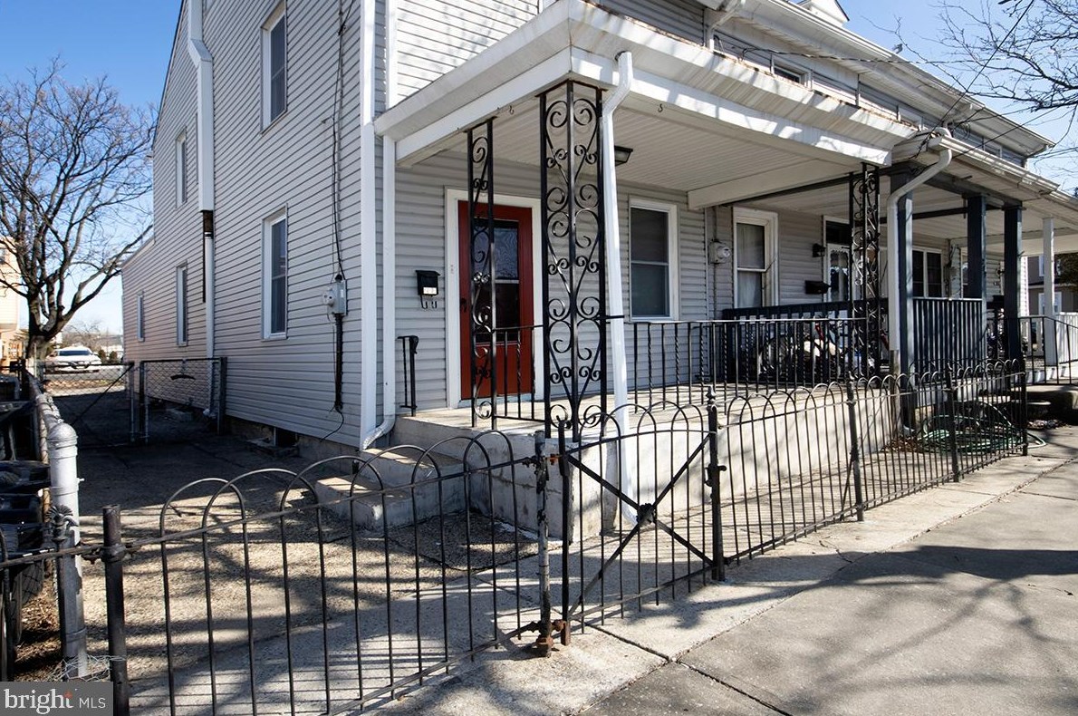 207 Somerset St, Gloucester, NJ 08030
