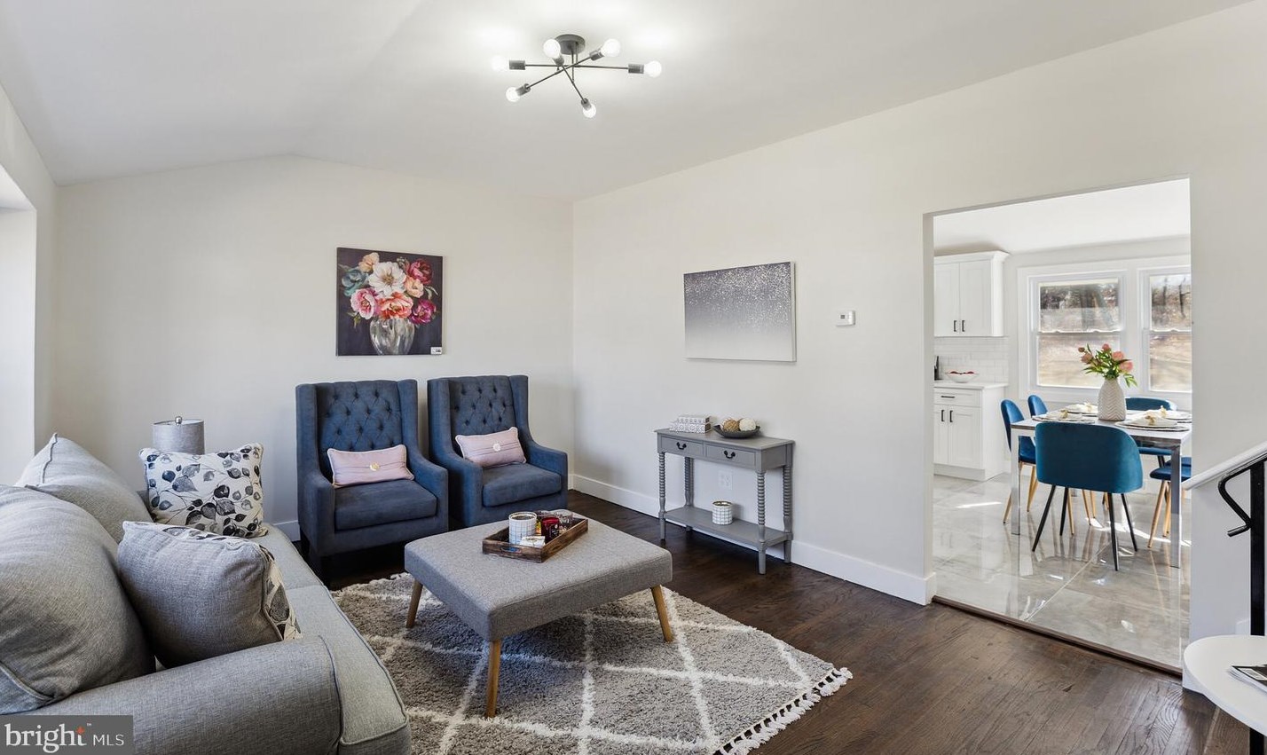 28 E Oak Ave, Lawnside, NJ 08045
