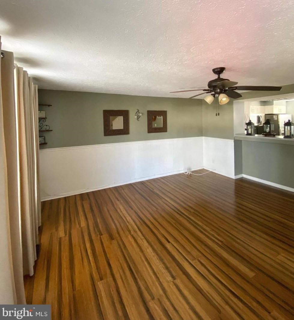 44 Wagon Wheel Dr, Erial, NJ 08081