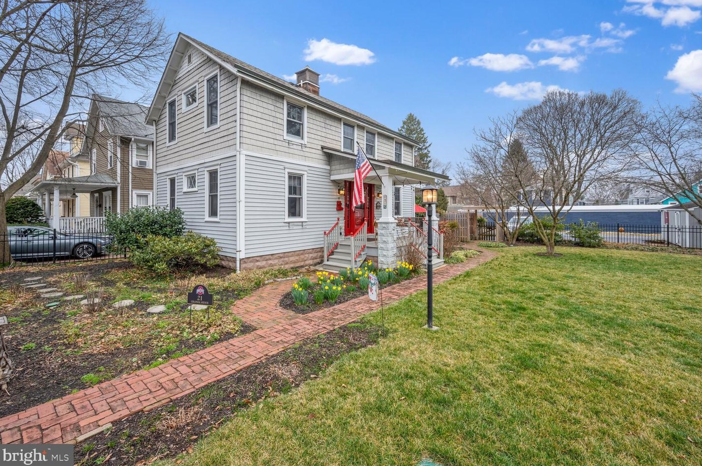 21 Colonial Ave, Tavistock, NJ 08033
