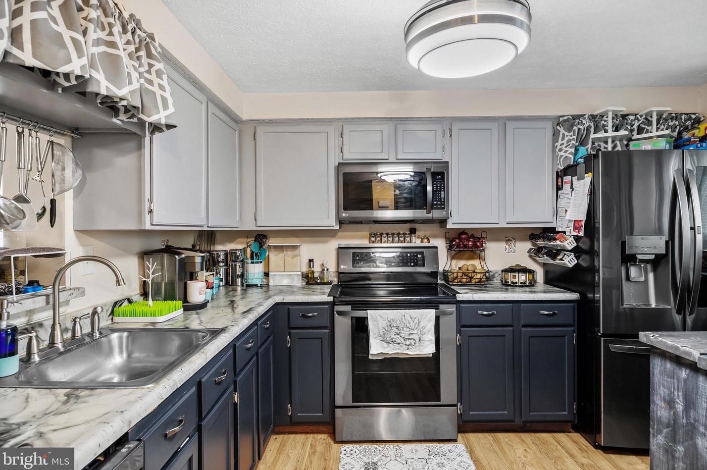 28 Vanderbilt Ct, Erial, NJ 08081