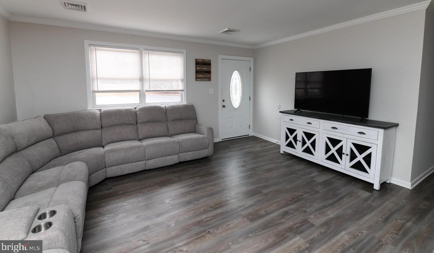 10 Morrison Dr, Erial, NJ 08081
