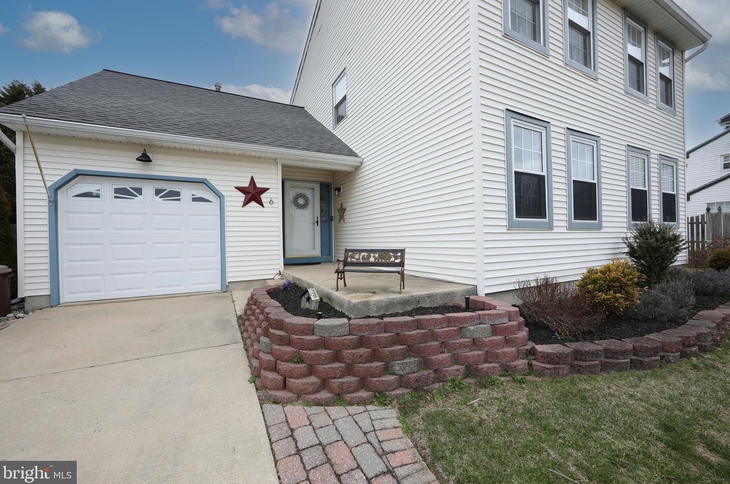 6 Spicebush Ct, Erial, NJ 08081