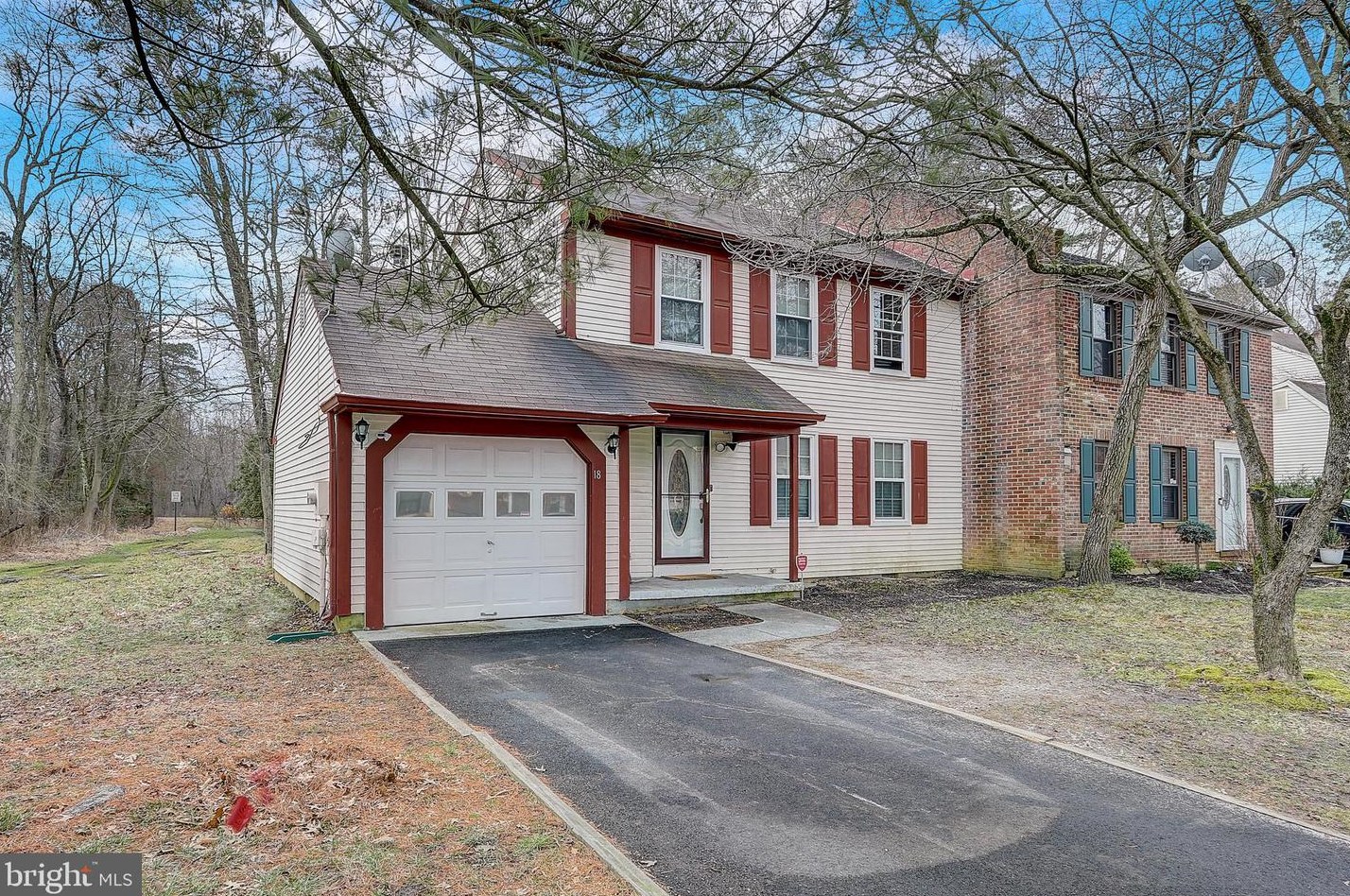 18 Oak Forest Dr, Erial, NJ 08081