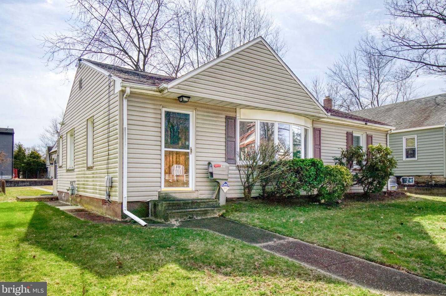 366 W Clements Bridge Rd, Runnemede, NJ 08078