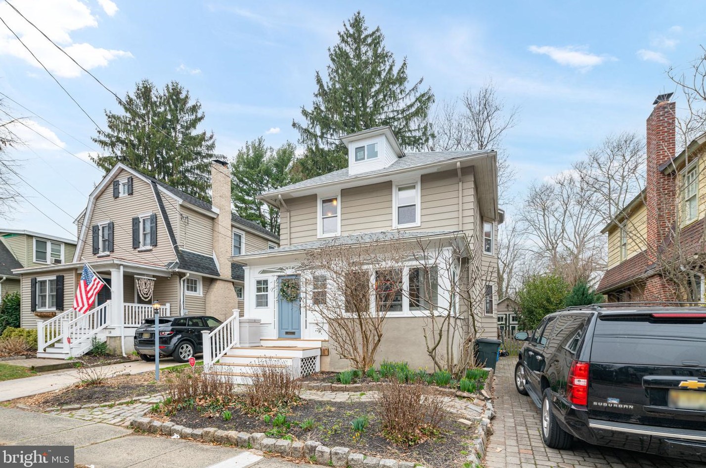 20 Evergreen Ln, Tavistock, NJ 08033