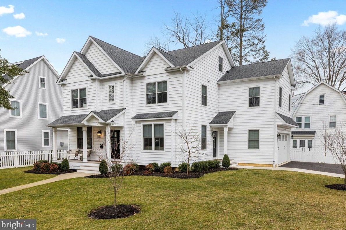 17 W Redman Ave, Tavistock, NJ 08033