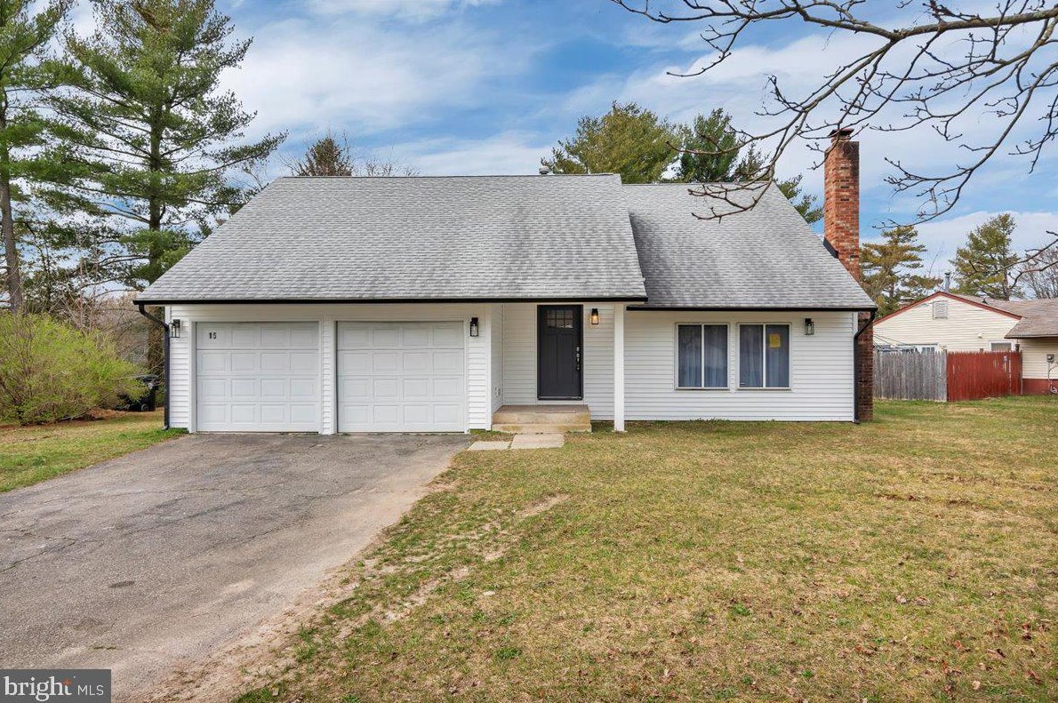 15 Piedmond Ln, Erial, NJ 08081