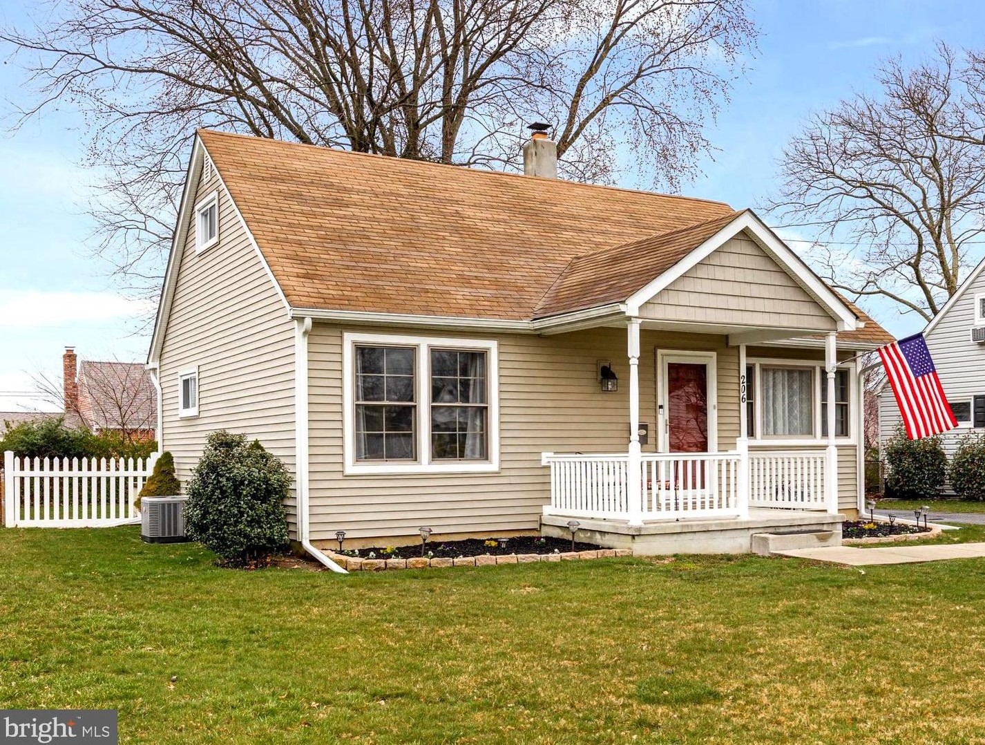 206 Patricia Ln, Runnemede, NJ 08078