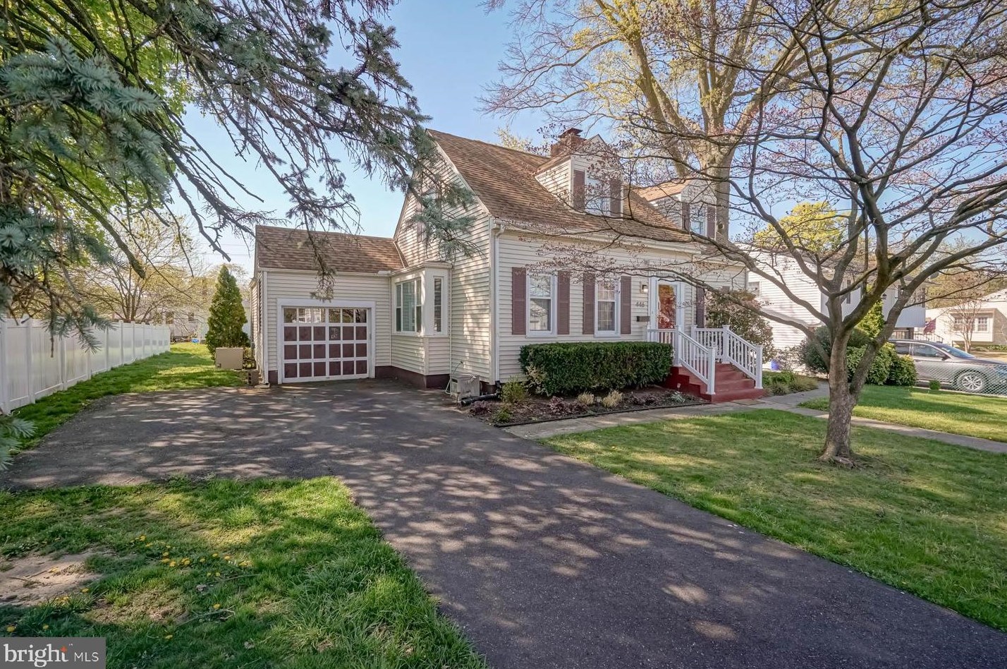 446 1st Ave, Gloucester, NJ 08031