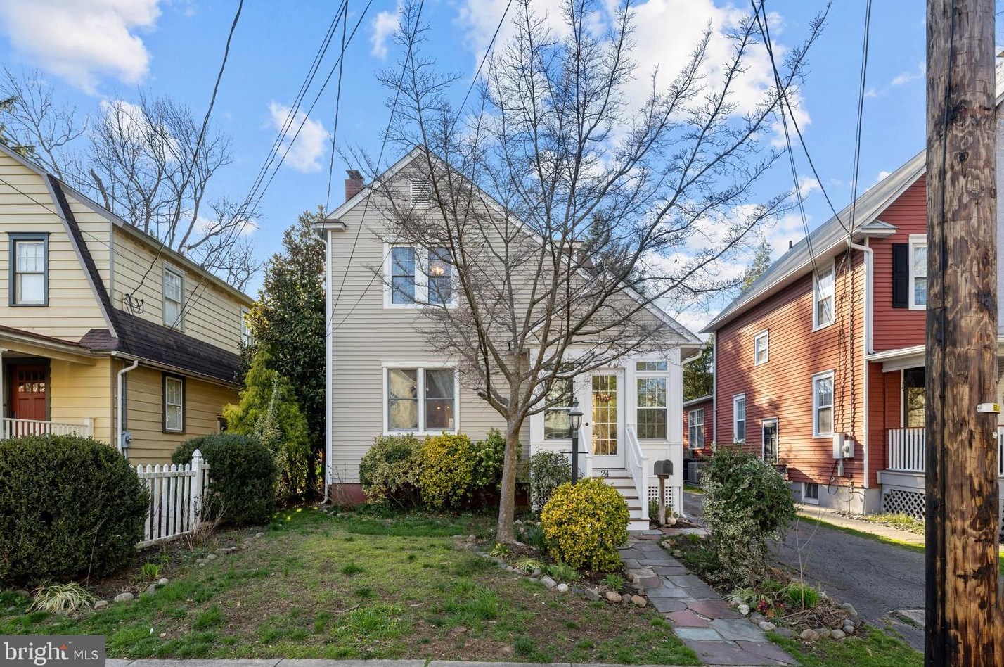 24 Evergreen Ln, Tavistock, NJ 08033