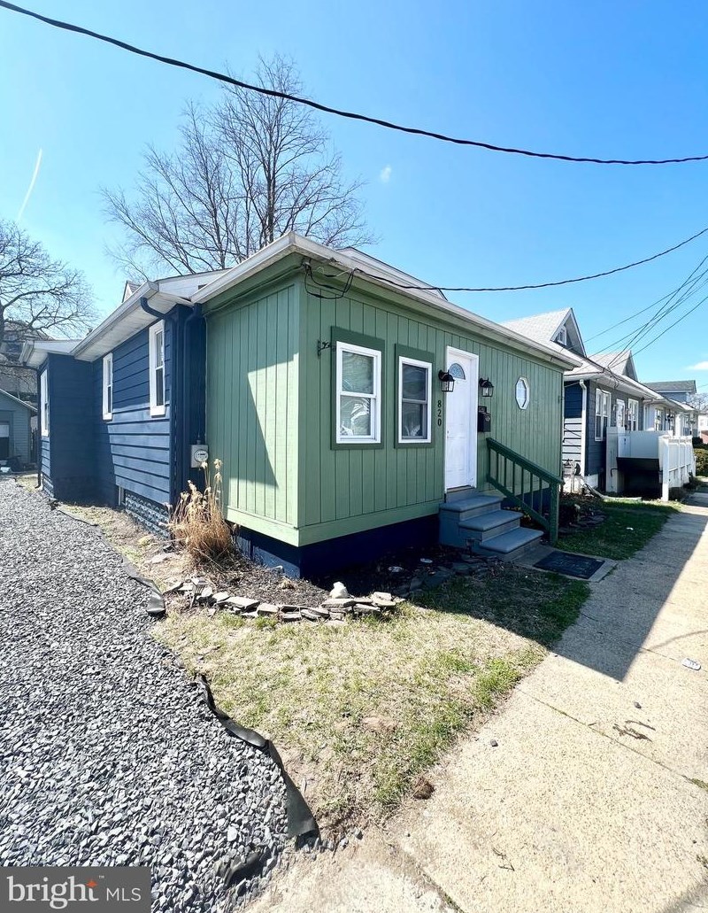 820 Bergen St, Gloucester, NJ 08030
